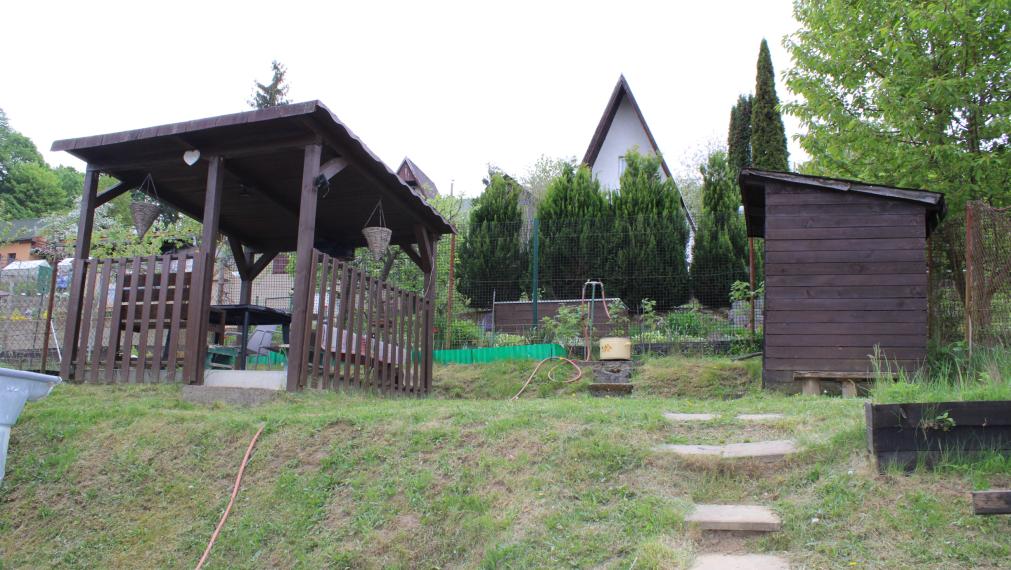 EXKLUZÍVNE- SPEKTRUM REALITY- Na Predaj záhradná chatka s pozemkom 398 m2,, záhradkárska osada Mier " Handlová