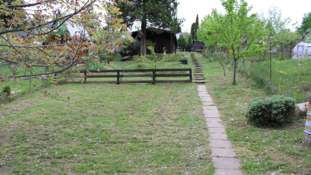 EXKLUZÍVNE- SPEKTRUM REALITY- Na Predaj záhradná chatka s pozemkom 398 m2,, záhradkárska osada Mier " Handlová