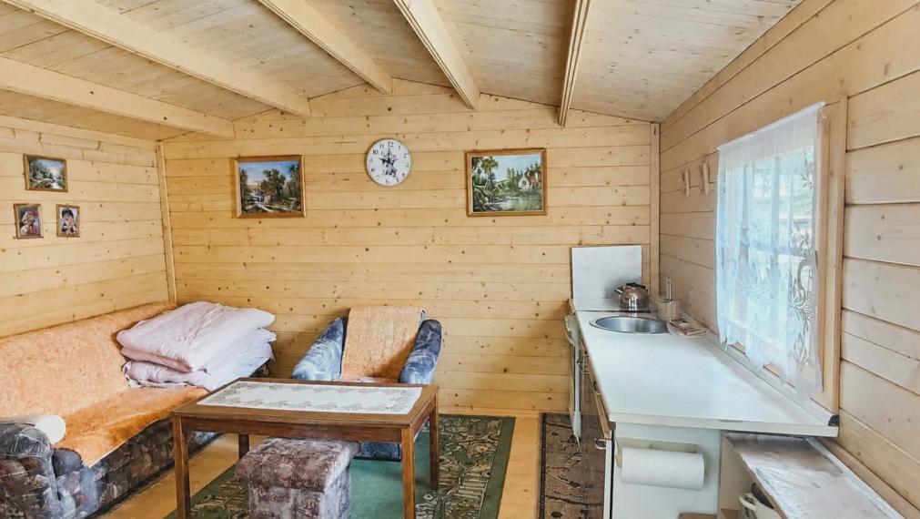 EXKLUZÍVNE- SPEKTRUM REALITY- Na Predaj záhradná chatka s pozemkom 398 m2,, záhradkárska osada Mier " Handlová