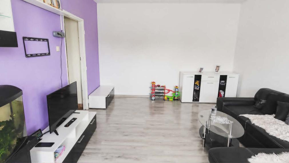 SPEKTRUM REALITY- Na Predaj 2-izbový byt, 54 m2 s balkónom, okres Žiar nad Hronom, ul. Dubčeka