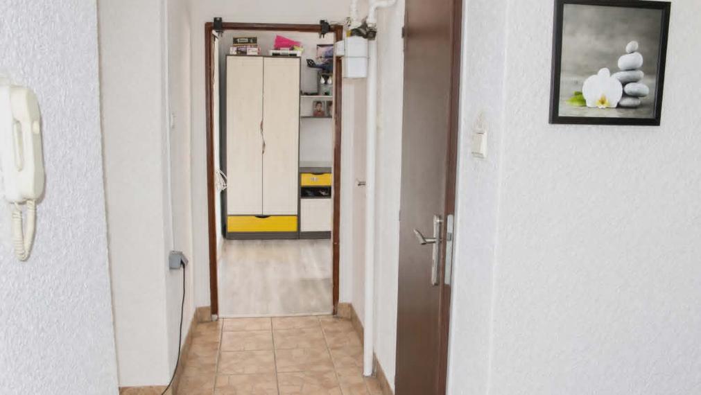 SPEKTRUM REALITY- Na Predaj 2-izbový byt, 54 m2 s balkónom, okres Žiar nad Hronom, ul. Dubčeka