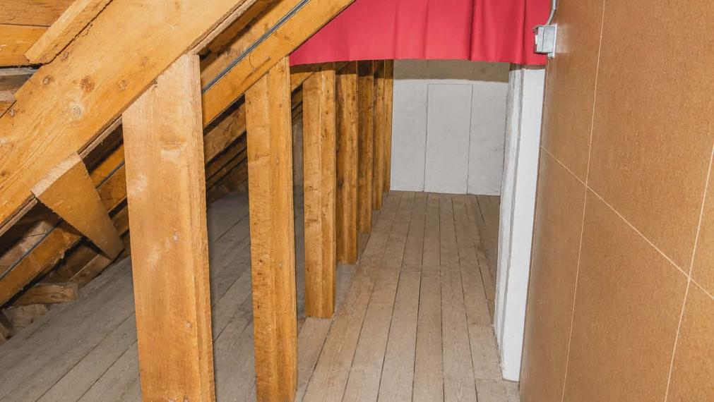 EXKLUZÍVNE-SPEKTRUM REALITY- Na predaj 3-izbový rodinný dom / chalupa s pozemkom 246 m2, Sklené, okres Turčianske Teplice