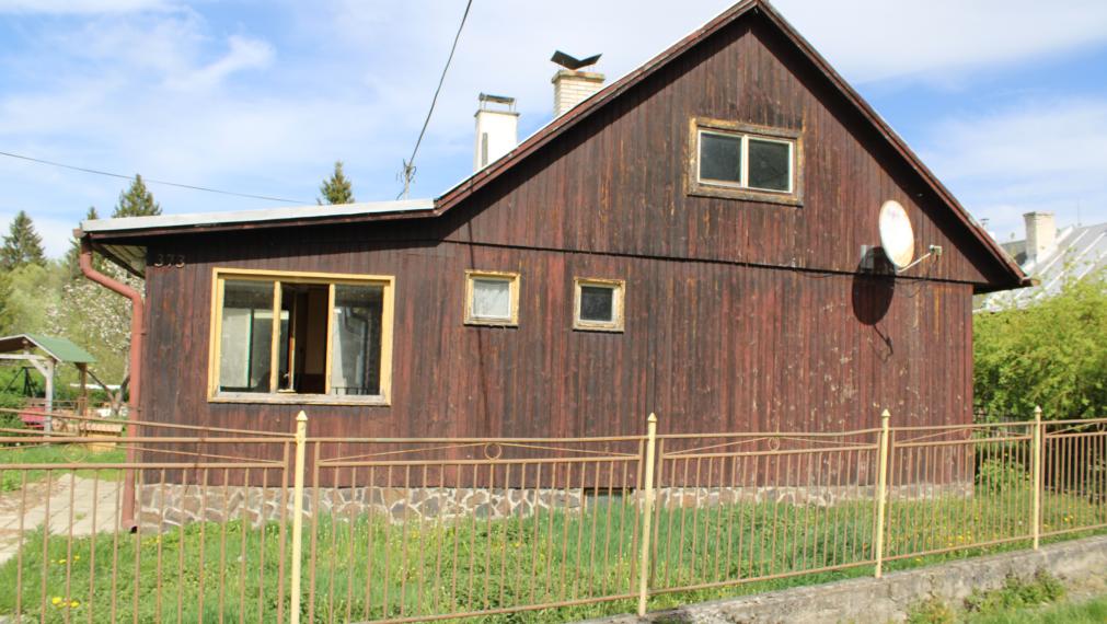 EXKLUZÍVNE-SPEKTRUM REALITY- Na predaj 3-izbový rodinný dom / chalupa s pozemkom 246 m2, Sklené, okres Turčianske Teplice