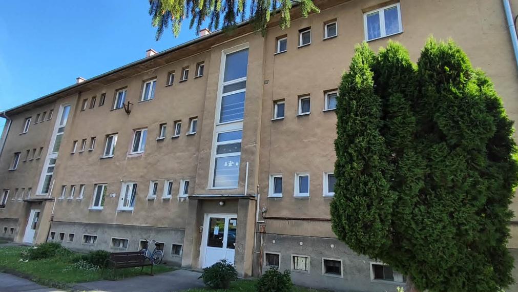 EXKLUZÍVNE-SPEKTRUM REALITY- Na Predaj 2-izbový byt, 73.61 m2 s balkónom, Zemianske Kostoľany, okres Prievidza