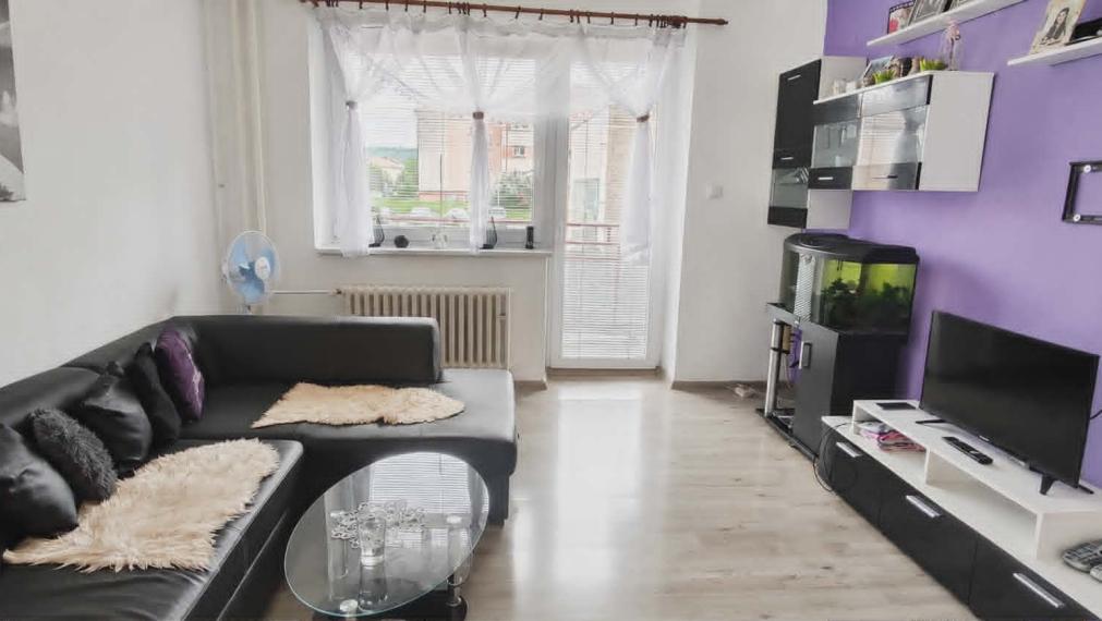 SPEKTRUM REALITY- Na Predaj 2-izbový byt, 54 m2 s balkónom, okres Žiar nad Hronom, ul. Dubčeka