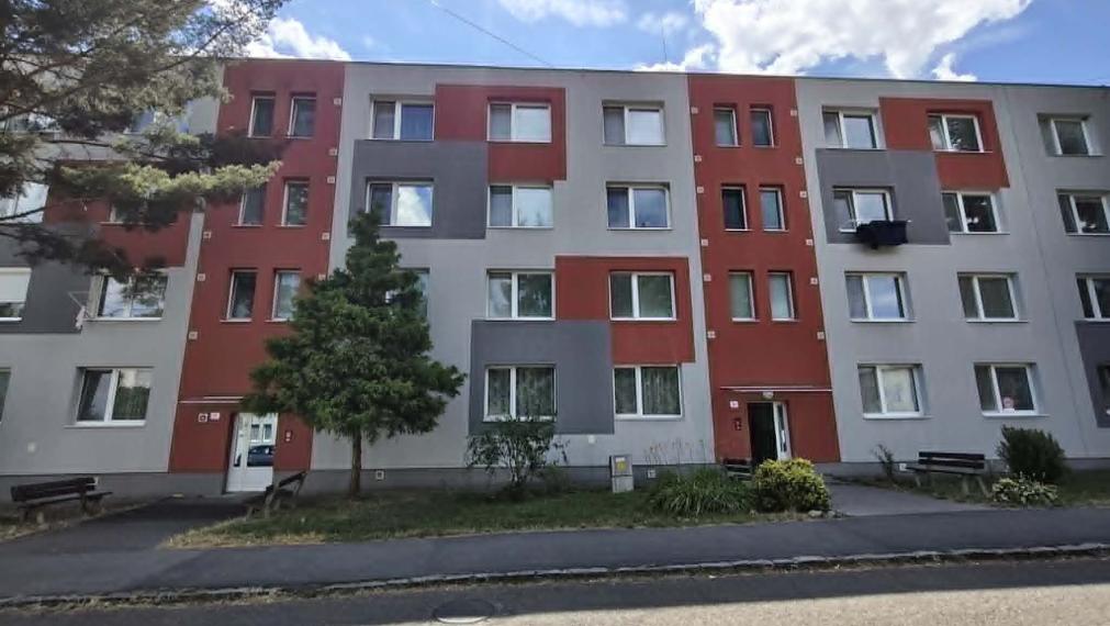SPEKTRUM REALITY Na PREDAJ- 3-izbový veľkometrážny byt 81 m², okres ŽIAR NAD HRONOM, Etapa