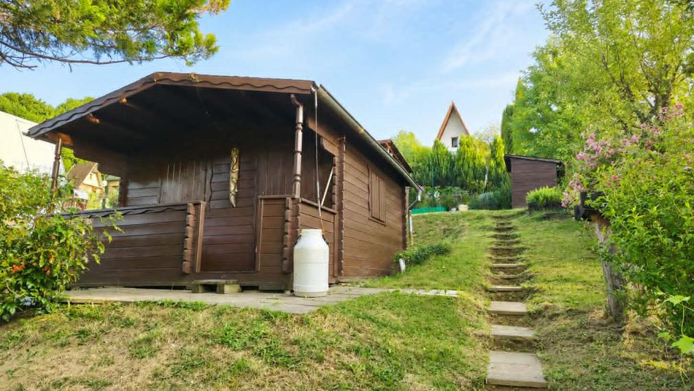 EXKLUZÍVNE- SPEKTRUM REALITY- Na Predaj záhradná chatka s pozemkom 398 m2,, záhradkárska osada Mier " Handlová