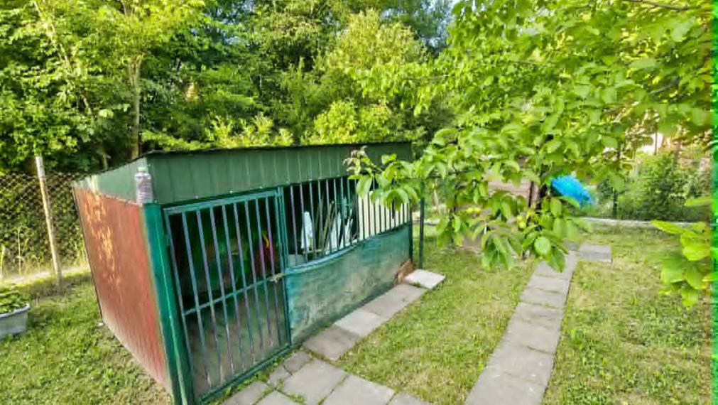 EXKLUZÍVNE- SPEKTRUM REALITY- Na Predaj záhradná chatka s pozemkom 398 m2,, záhradkárska osada Mier " Handlová