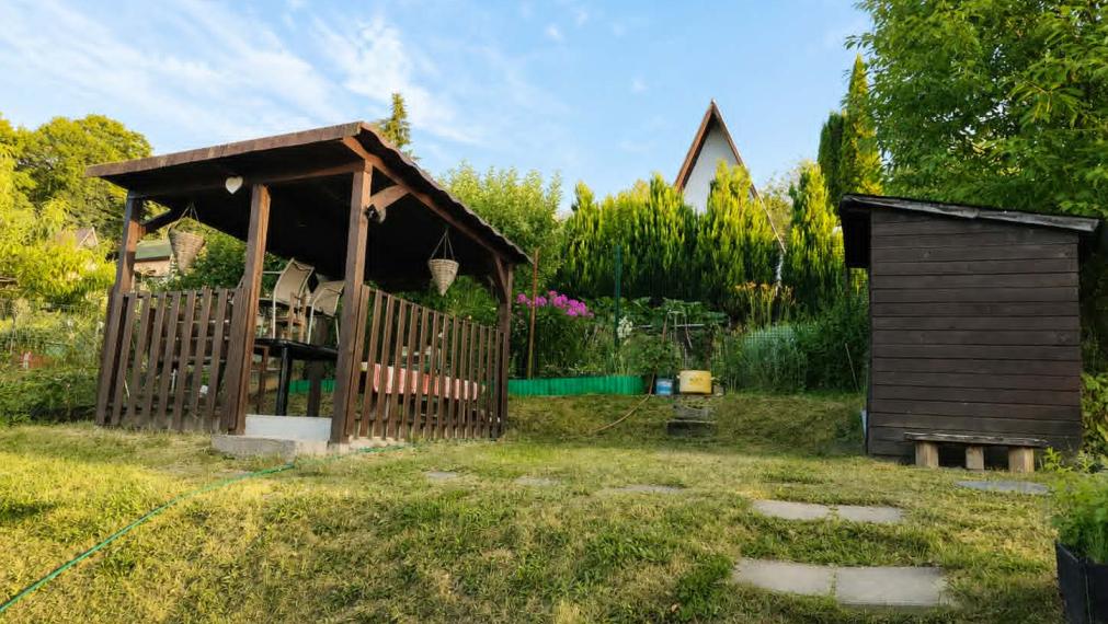 EXKLUZÍVNE- SPEKTRUM REALITY- Na Predaj záhradná chatka s pozemkom 398 m2,, záhradkárska osada Mier " Handlová