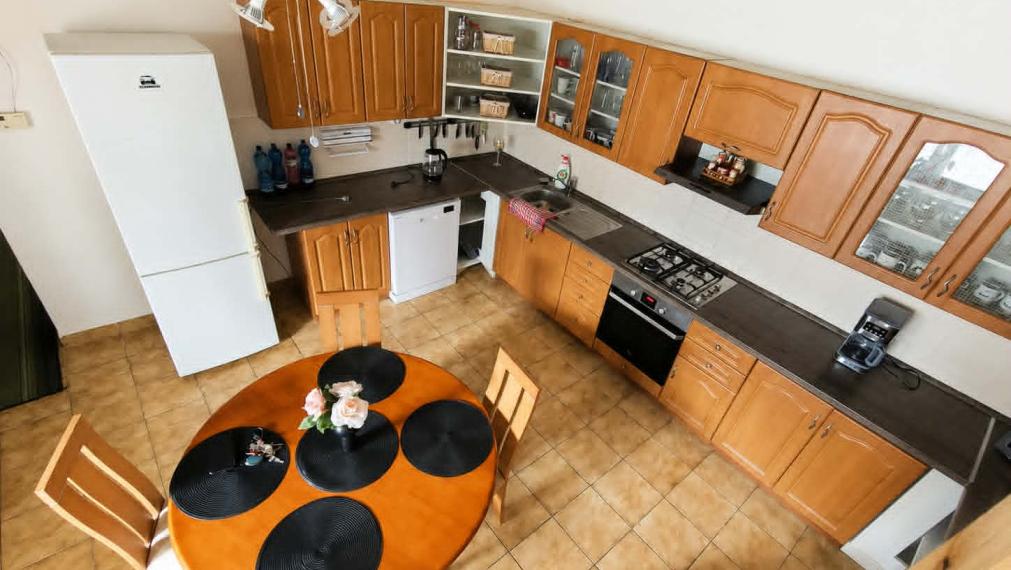 EXKLUZÍVNE-SPEKTRUM REALITY- Predaj  spoluvlastníckeho podielu- na rodinnom dome s pozemkom 666 m2, Lutila, okres Žiar nad Hronom