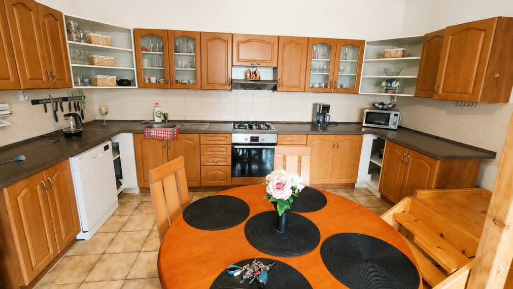 EXKLUZÍVNE-SPEKTRUM REALITY- Predaj  spoluvlastníckeho podielu- na rodinnom dome s pozemkom 666 m2, Lutila, okres Žiar nad Hronom