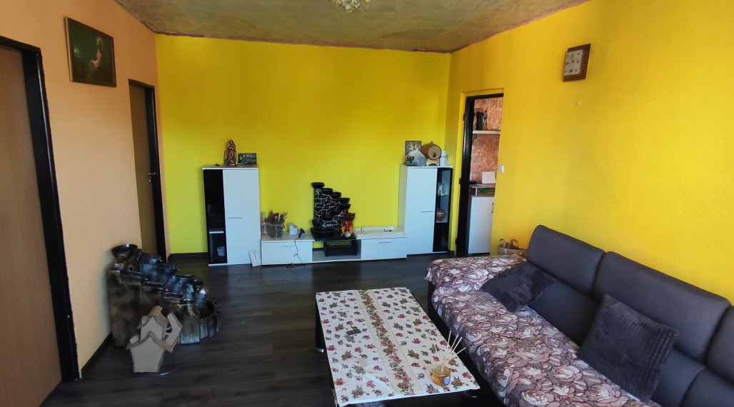 EXKLUZÍVNE-SPEKTRUM REALITY- Na Predaj  3-izbový byt, 65 m2 s balkónom, Handlová