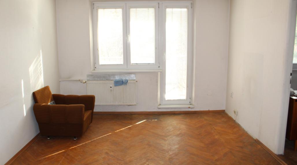 EXKLUZÍVNE-SPEKTRUM REALITY- Na Predaj 3-izbový byt, 62 m2 s balkónom, Handlová, ul. Prievidzská