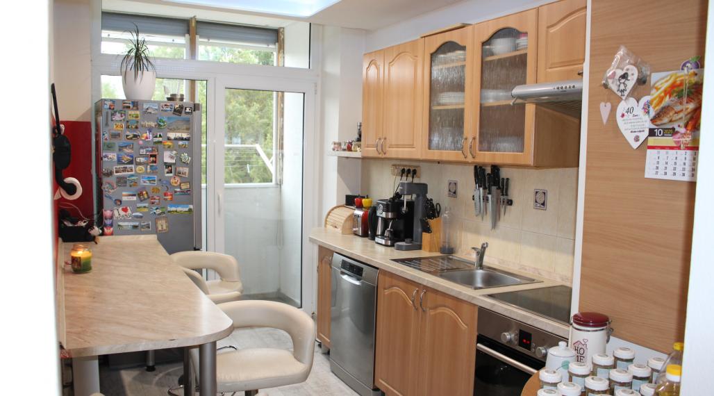 EXKLUZÍVNE-SPEKTRUM REALITY- Na Predaj kompletne rekonštruovaný 3-izbový  byt, 64 m2 s loggiou, Handlová