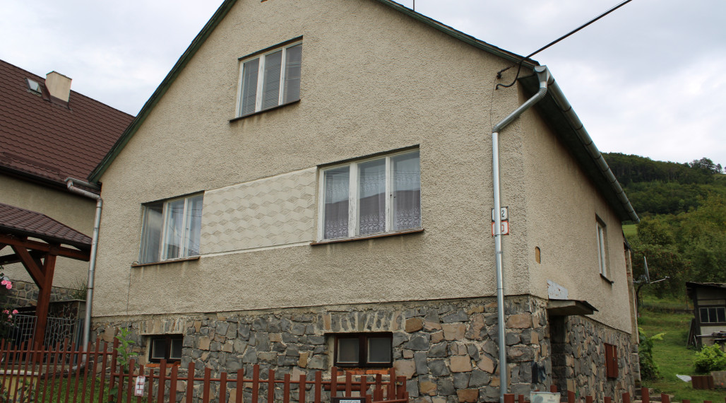 SPEKTRUM REALITY- Na predaj 4-izbový rodinný dom s pozemkom 720m2, Ráztočno, okres Prievidza