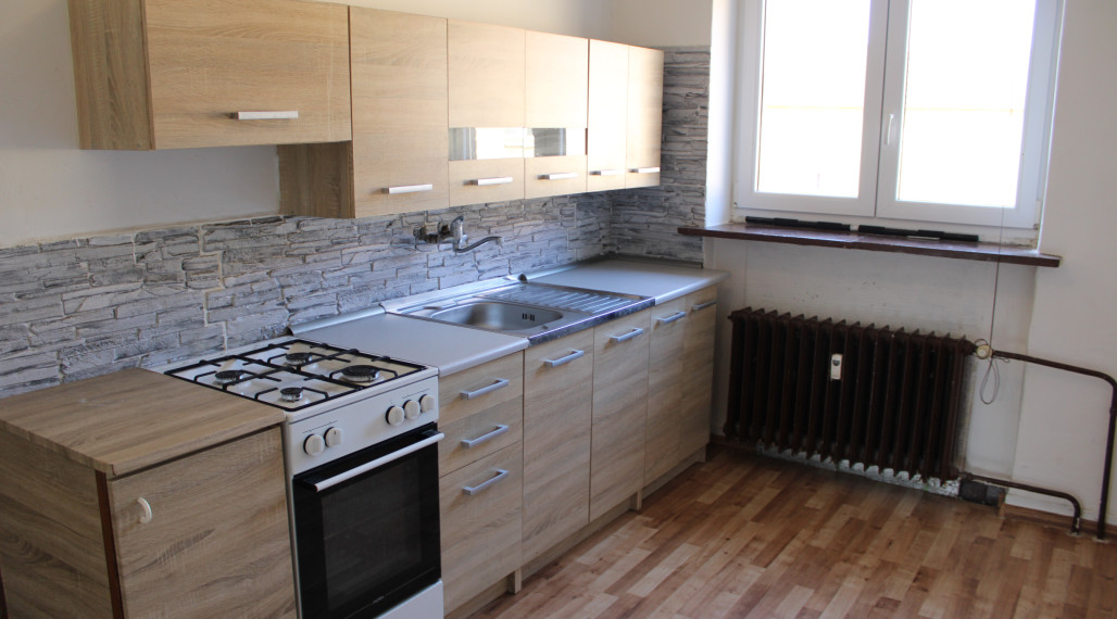 SPEKTRUM REALITY Vám ponúka na PREDAJ 2 -izbový byt 64 m2, Handlová ul. 29. Augusta