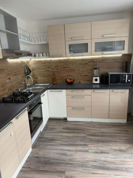 SPEKTRUM REALITY- Na PRENÁJOM veľkometrážny 3-izbový byt, 86 m2, Žiar nad Hronom