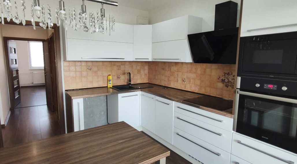 SPEKTRUM REALITY- Na PREDAJ  kompletne prerobený 3-izbový byt, 71 m2, Banská Štiavnica