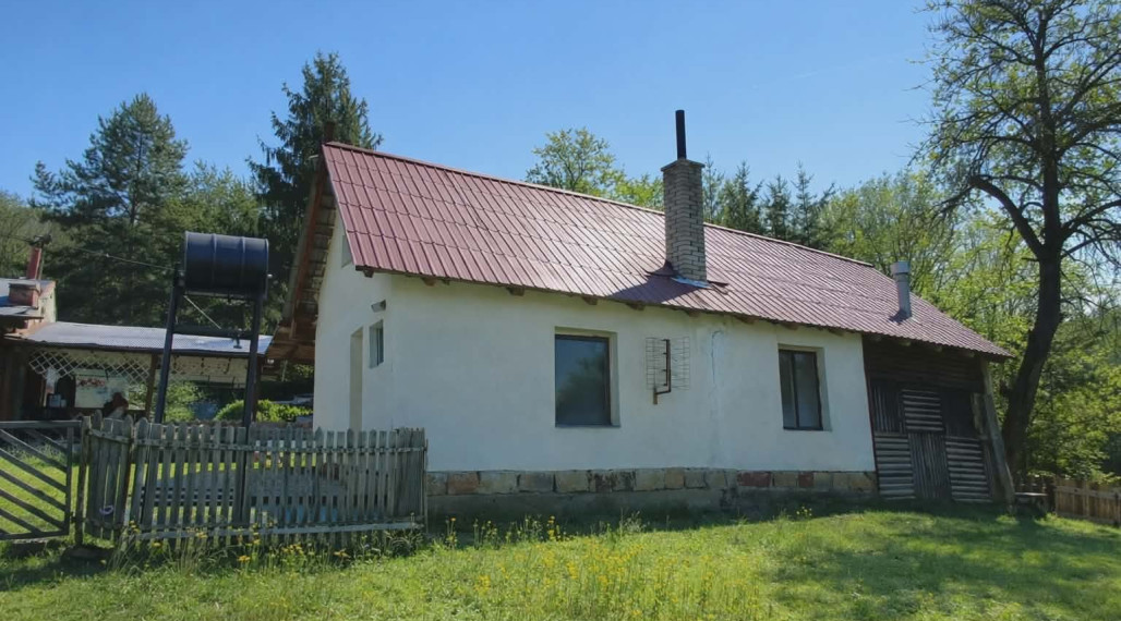 SPEKTRUM REALITY- Na Predaj Rekreačná chata v obci Vyhne, okres Žiar nad Hronom