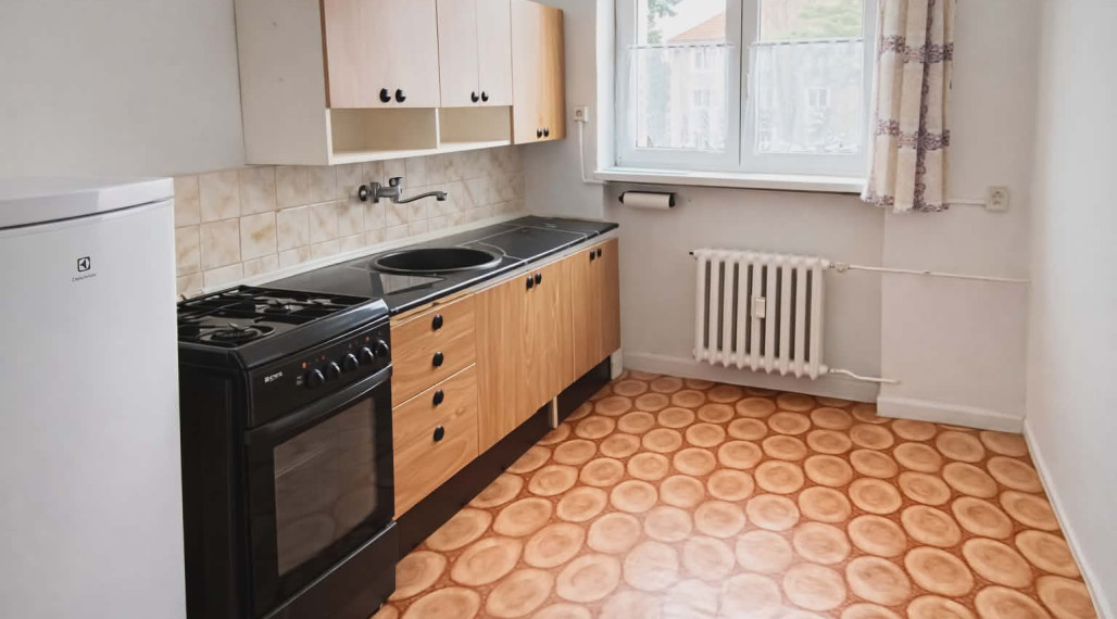 SPEKTRUM REALITY - Na PREDAJ 2 -izbový byt 60 m2, Handlová ul. Mierové námestie