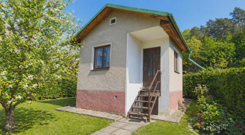 SPEKTRUM REALITY- Na Predaj murovaná, záhradná chatka s pozemkom 311 m2,, záhradkárska osada 600 ročnica " Prievidza