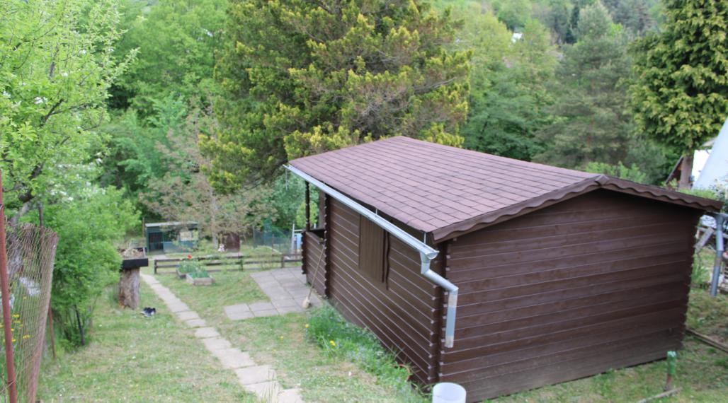 EXKLUZÍVNE- SPEKTRUM REALITY- Na Predaj záhradná chatka s pozemkom 398 m2,, záhradkárska osada Mier " Handlová
