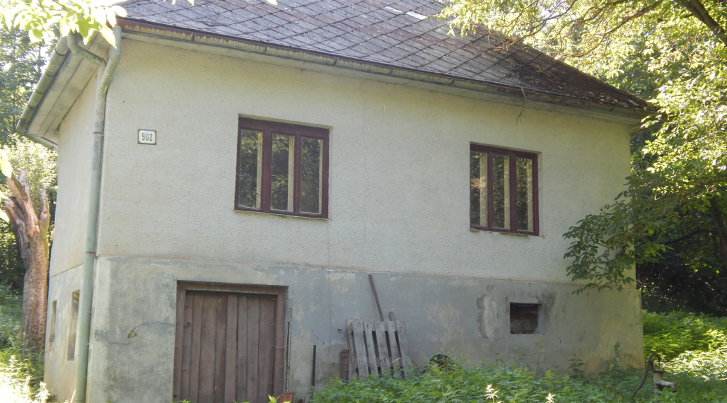 SPEKTRUM REALITY- Na predaj 3-izbový rodinný dom / chalupa s pozemkom 1840 m2, Valaská Bela, okres Prievidza