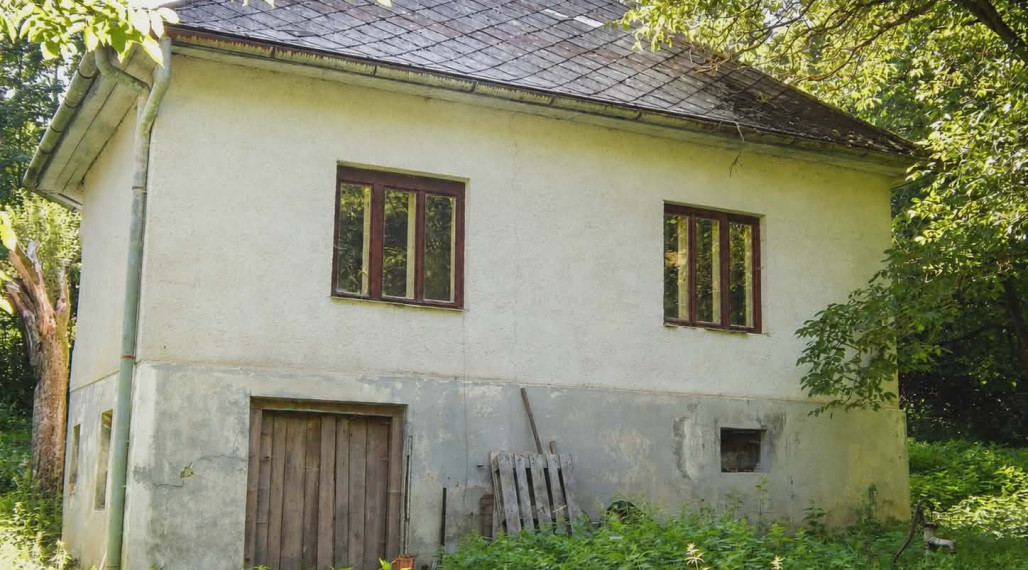 EXKLUZÍVNE-SPEKTRUM REALITY- Na predaj 3-izbový rodinný dom / chalupa s pozemkom 1840 m2, Valaská Bela, okres Prievidza