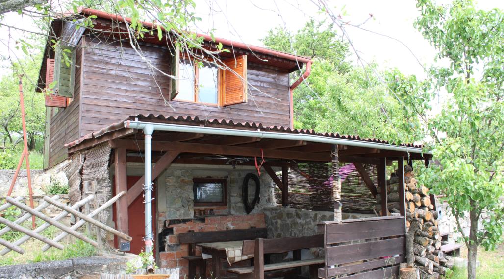 SPEKTRUM REALITY- Na Predaj záhradná chatka s pozemkom 391 m2, Návojovce, okres Partizánske