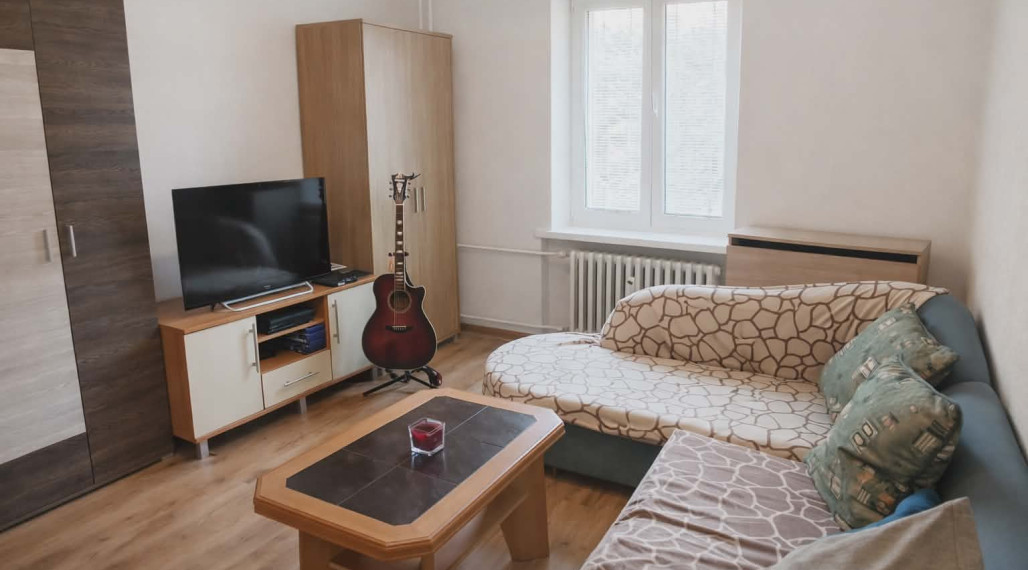 SPEKTRUM REALITY- Na PRENÁJOM  zariadený 1- izbový byt, 29 m2, Handlová, 29.Augusta