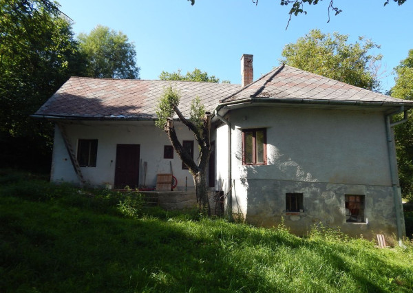 SPEKTRUM REALITY- Na predaj 3-izbový rodinný dom s pozemkom 1840 m2, Valaská Bela, okres Prievidza