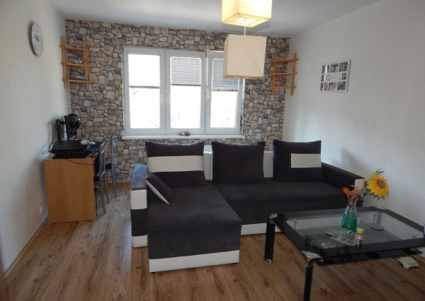 EXKLUZÍVNE-SPEKTRUM REALITY- Na Predaj 2-izbový byt, 58 m2 s balkónom, Handlová, ul. Prievidzská