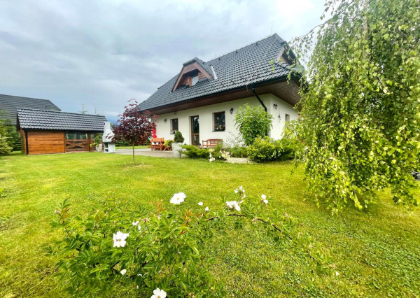 NA PREDAJ- chata /NOVOSTAVBA/ komplet zariadená / Vysoké Tatry- Stará Lesná  s panoramatickým výhľadom