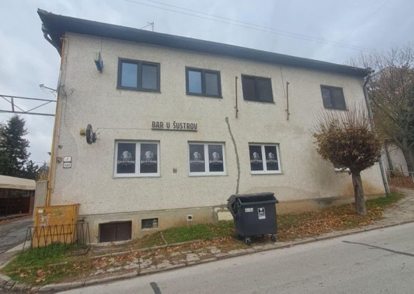 Exkluzívne - prenájom komerčný priestor Vystrkov Bánovce nad Bebravou