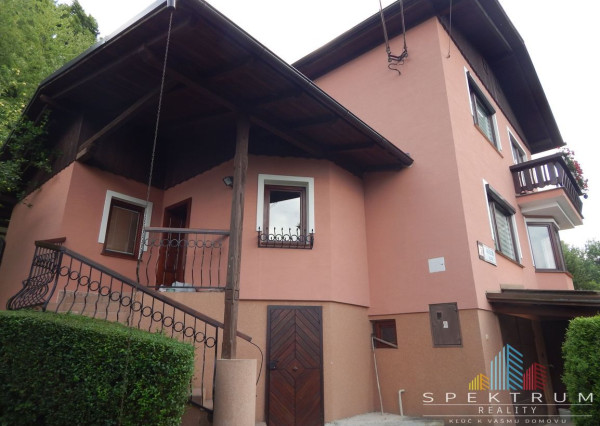 SPEKTRUM REALITY- Na predaj kompletne rekonštruovaný rodinný dom s pozemkom  1043 m2, Veľká Lehôtka, okres Prievidza