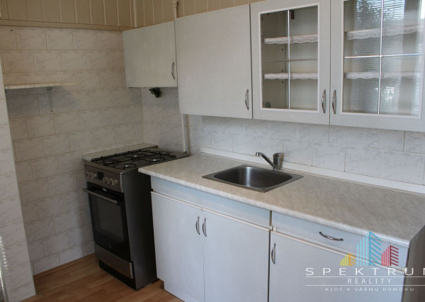 SPEKTRUM REALITY- Na Predaj 2-izbový byt, 57 m2, okres Prievidza, Staré Sídlisko