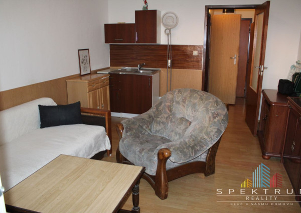 EXKLUZÍVNE-SPEKTRUM REALITY- Na Predaj garsónka 23 m2 s loggiou, Žiar nad Hronom, Etapa