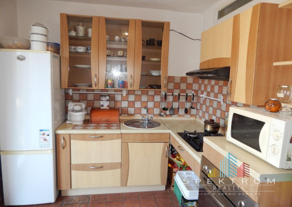 EXKLUZÍVNE-SPEKTRUM REALITY- Na Predaj 2-izbový byt, 58 m2 s balkónom, Handlová, ul. Prievidzská