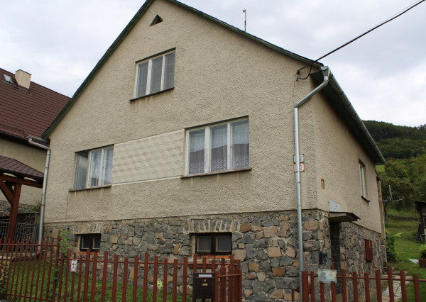 SPEKTRUM REALITY- Na predaj 4-izbový rodinný dom s pozemkom 720m2, Ráztočno, okres Prievidza