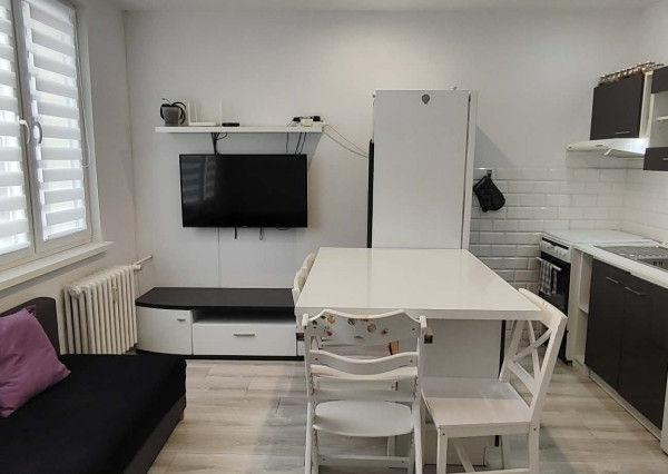 EXKLUZÍVNE- SPEKTRUM REALITY-  NA PRENÁJOM 1- izbový  byt 38.4 m2, Handlová, ul. Morovnianská cesta