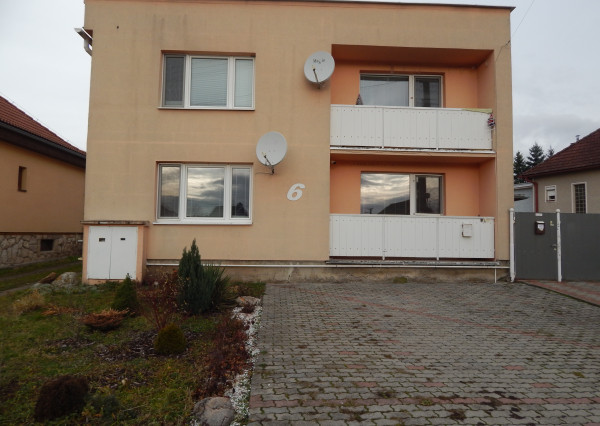 EXKLUZÍVNE-SPEKTRUM REALITY- Predaj  spoluvlastníckeho podielu- na rodinnom dome s pozemkom 666 m2, Lutila, okres Žiar nad Hronom