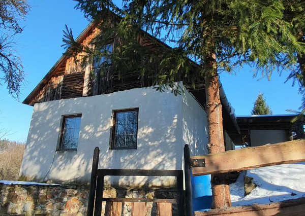 SPEKTRUM REALITY- Na Predaj Rekreačná chata v obci Vyhne, okres Žiar nad Hronom