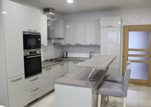 SPEKTRUM REALITY - Na PREDAJ Novostavbu- 4-izbový rodinný dom s garážou, okres Prievidza, ul. R. Jašíka