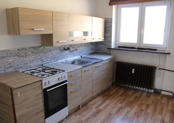 SPEKTRUM REALITY Vám ponúka na PREDAJ 2 -izbový byt 64 m2, Handlová ul. 29. Augusta