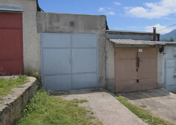 SPEKTRUM REALITY- Na Predaj murovaná Garáž 20 m2, Handlová, okres Prievidza