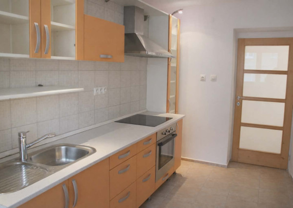 SPEKTRUM REALITY- Na PREDAJ veľkometrážny 3-izbový byt, 81 m2, Handlová, 29. Augusta