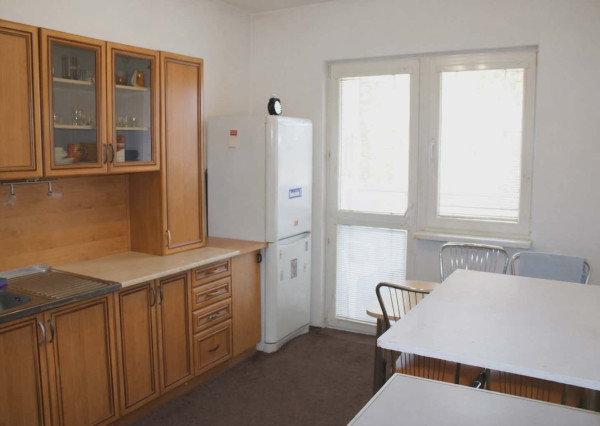 SPEKTRUM REALITY- Na PREDAJ veľkometrážny 4-izbový byt, 84 m2, Handlová, ul. Okružná