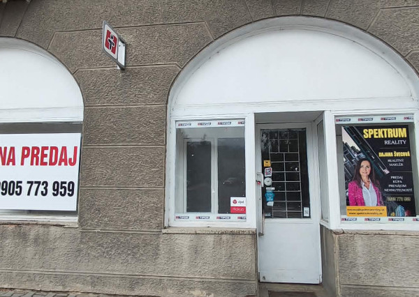 EXKLUZÍVNE-SPEKTRUM REALITY- Na Predaj Obchodný priestor 70 m2, Handlová, Ul. 29.Augusta